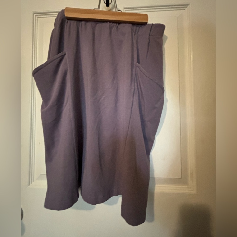 Synergy lavender skirt WITH pockets